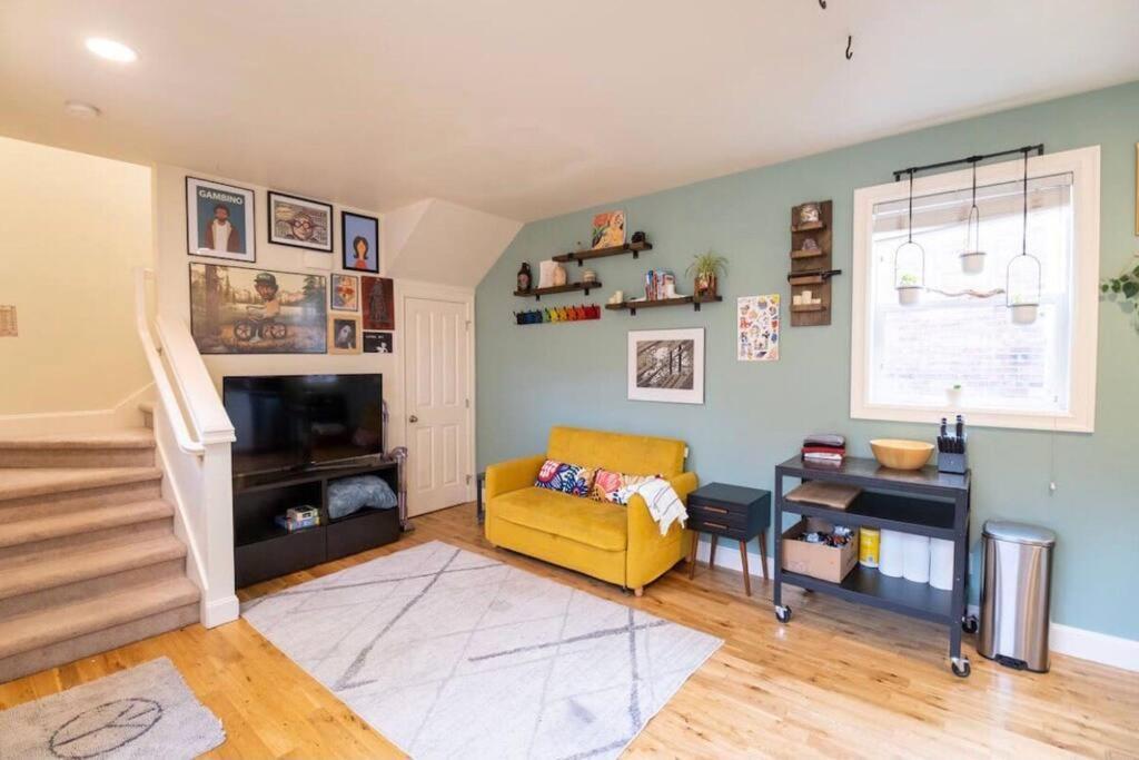 Adorable Cozy House With Parking And Loft! Villa Seattle Exterior photo