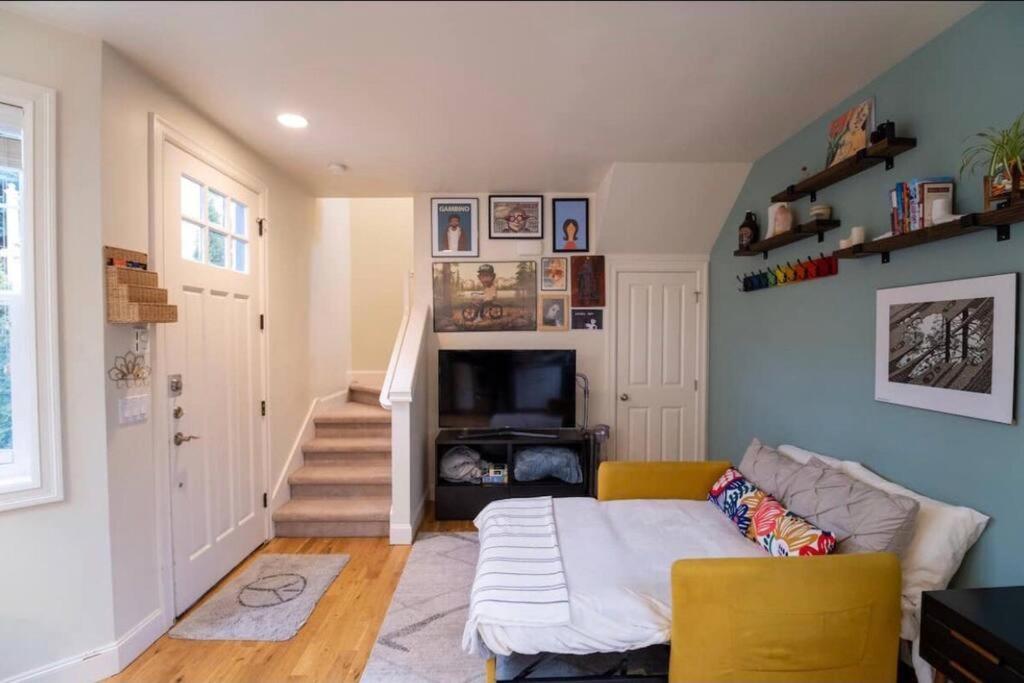 Adorable Cozy House With Parking And Loft! Villa Seattle Exterior photo
